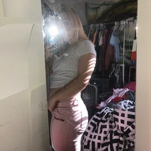 Meet your Posher, Abigail